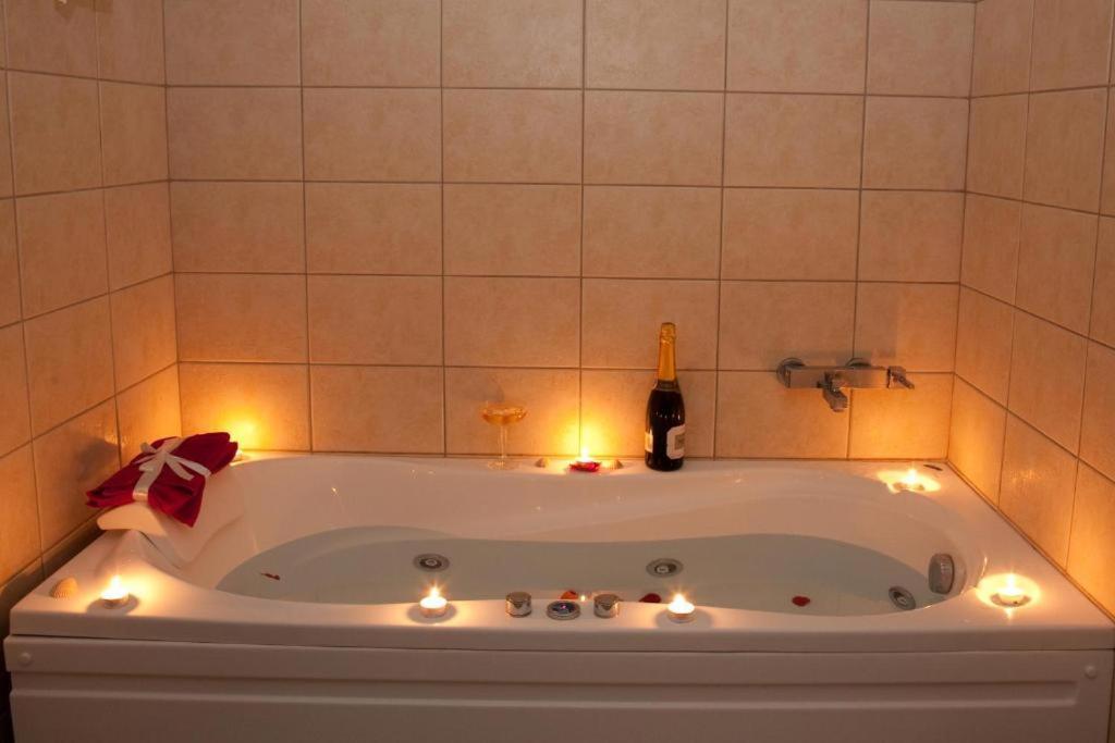 Sea View Suite Метана Экстерьер фото